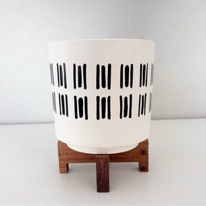 TARGET Small Planter with Stand